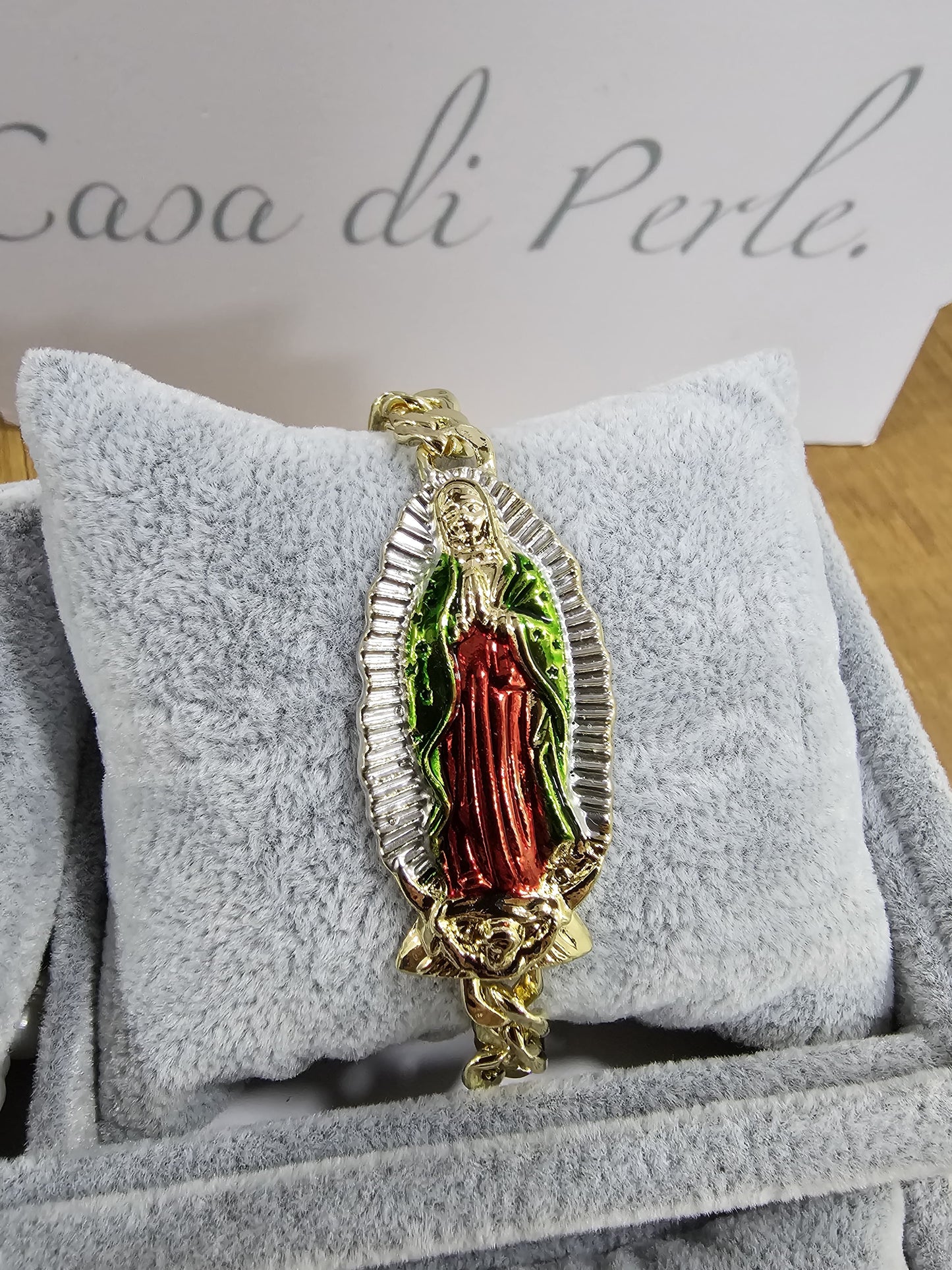 Pulsera Cubana con la Virgen Oro Laminado